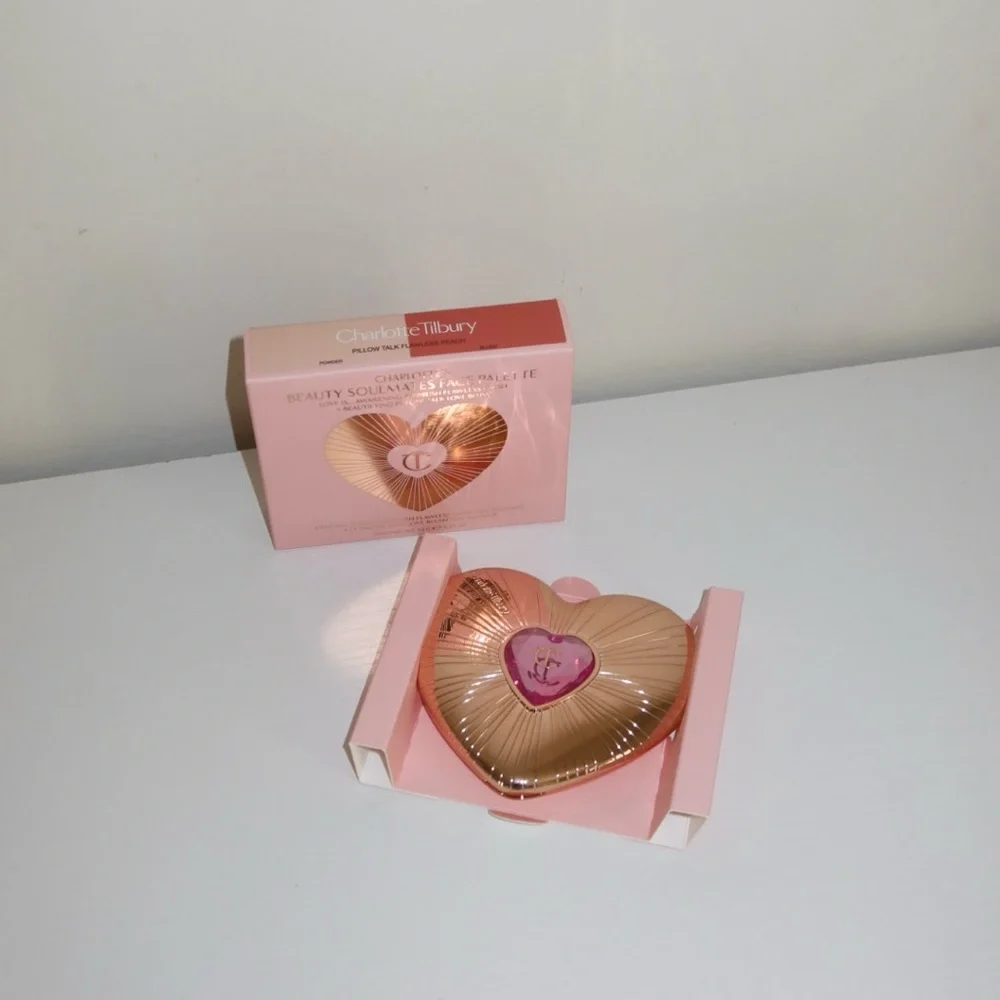 Charlotte Tilbury Beauty Soulmates palette Flawless peach